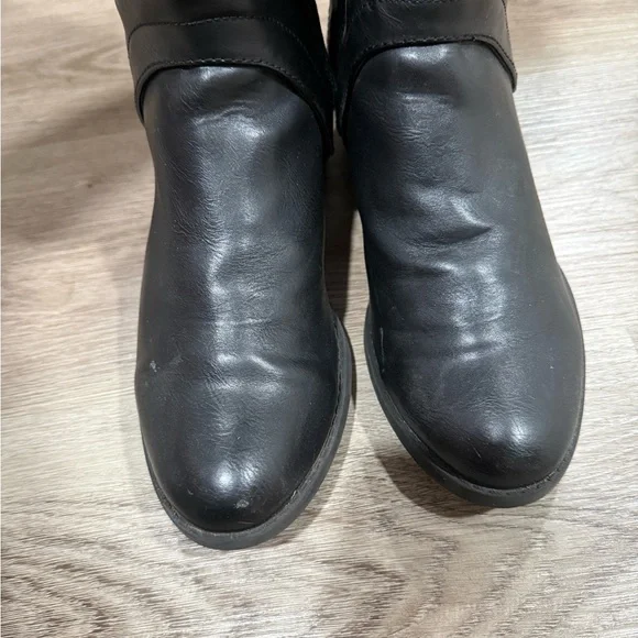 Target women’s Black leather Boots - Picture 4 of 5